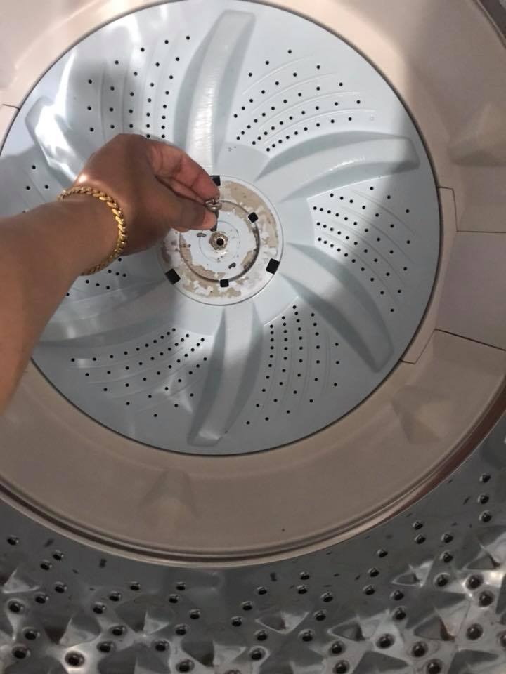 Mak-mak Kalau Baju Masih Lekat Sabun & Kotor, Tandanya Mesin Basuh Kena Servis, Buka Dan Cuci Sendiri Bagi Bersih