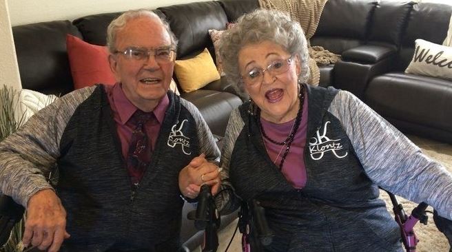 68 Tahun Kahwin, Pakai Baju Sedondon Antara Tips Suami 