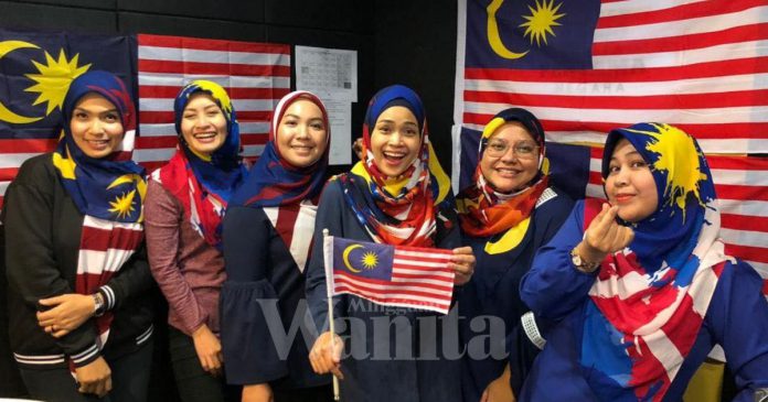Peneraju Radio Sedondon Sarung Tudung Merdeka, Gara-gara Cikgu Sekolah Peneraju Radio Sedondon Sarung Tudung Merdeka, Gara-gara Cikgu Sekolah